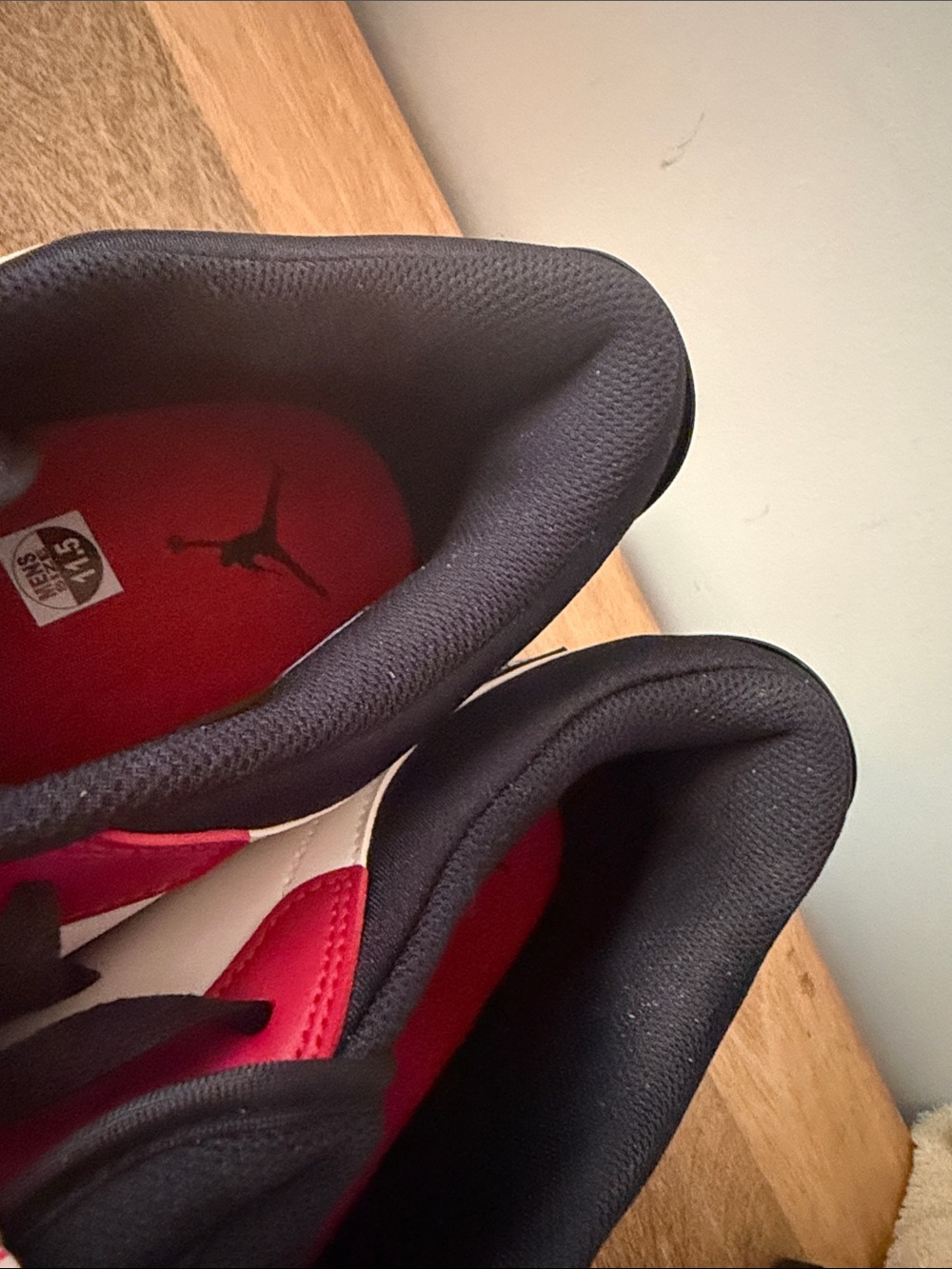 Nike MEN Red, White & Black Low-Top Sneakers - Picture 5 of 6